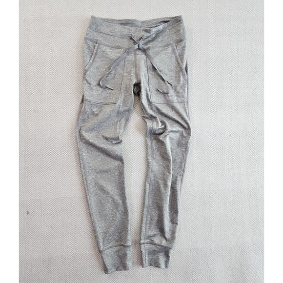 Offline by Aerie Warmup Leggings Women's S Short (W26 L26) Grey Regular Rise EUC - Picture 1 of 10